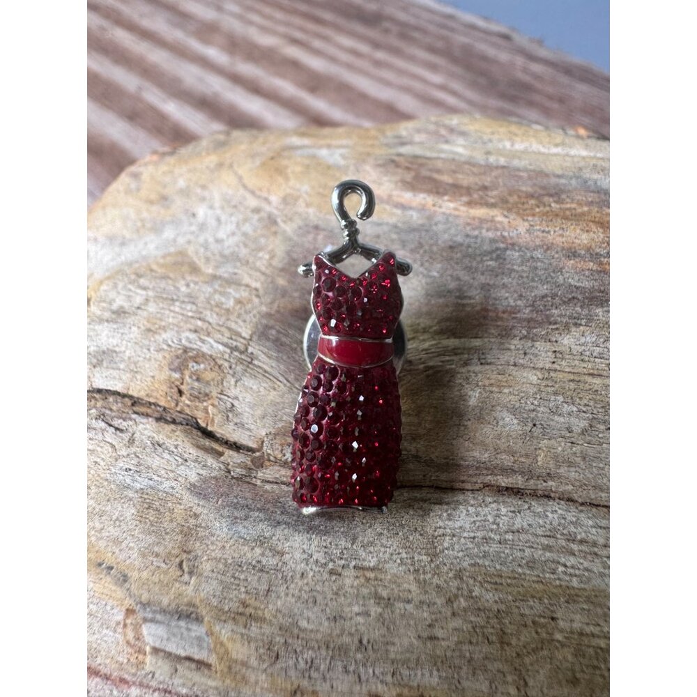 Vintage Swarovski Signed Swan Red Dress On Hanger Tack Pin - Picture 2 of 12